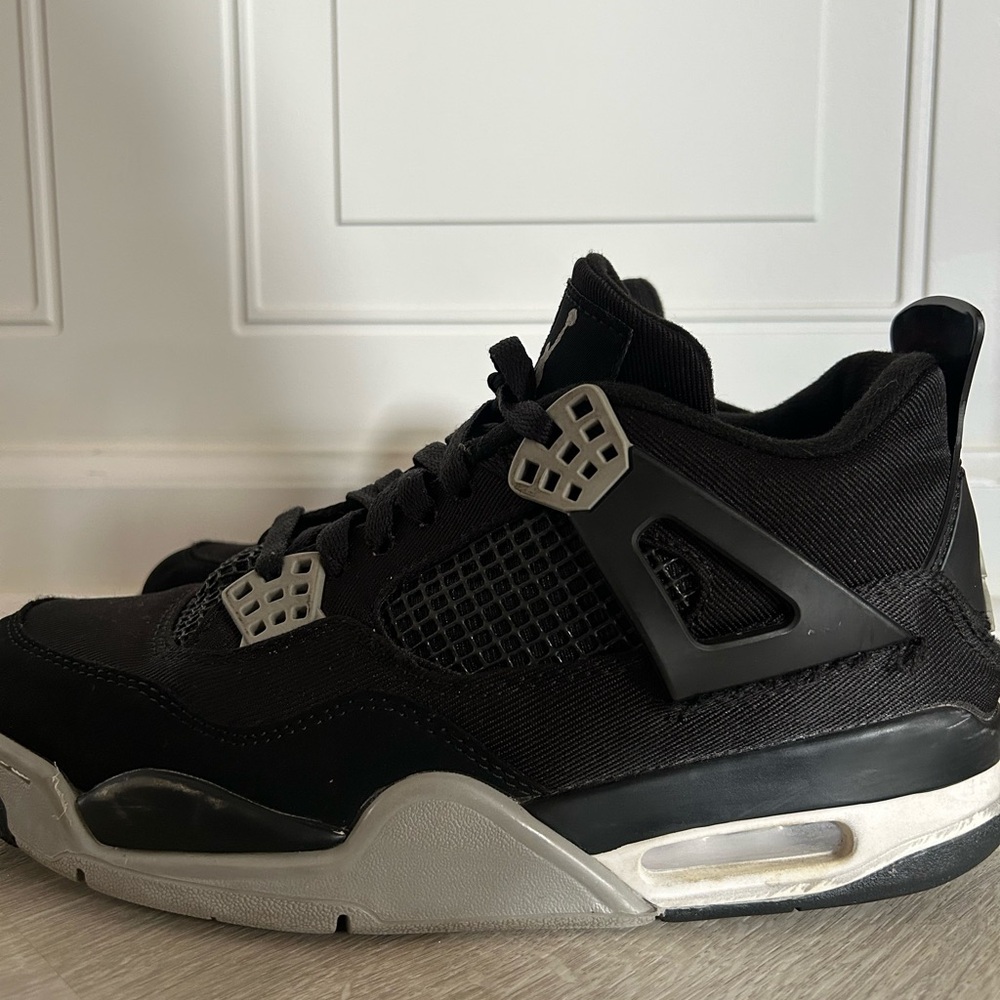 Air Jordan 4 Retro Black Sneakers